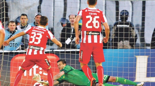 Za fudbalere Zvezde svirano je ove sezone  čak sedam penala  više u odnosu na  Partizan!!!