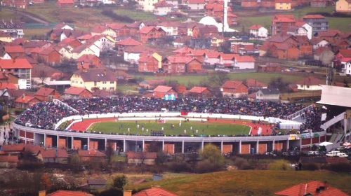 Transparent je mogao da se vidi i sa stadiona „Adem Jašari“