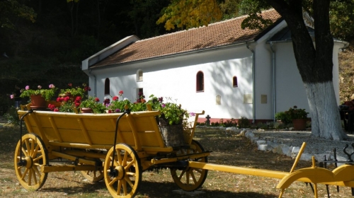 Manastir Svetih arhanđela u Brezovcu, Venčac