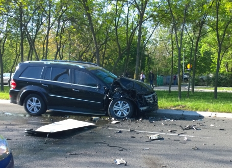 Punom brzinom u autobus: Terenac  predsednika  Republike