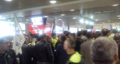 Doček Vojislava Šešelja na beogradskom aerodromu / Foto: Damira Ramadani | Foto: 