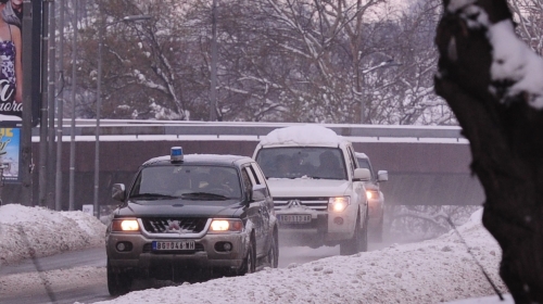 Kolona vozila ide ka Specijalnom sudu