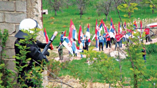 Srbi ugroženi sa svih strana