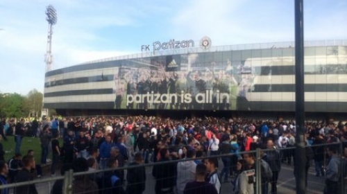 Stadion Partizana pred derbi