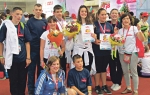 Mališani  sa medaljama