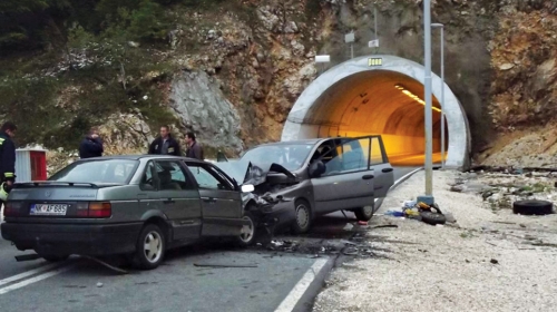 „Fijat“ je prešao u suprotnu traku